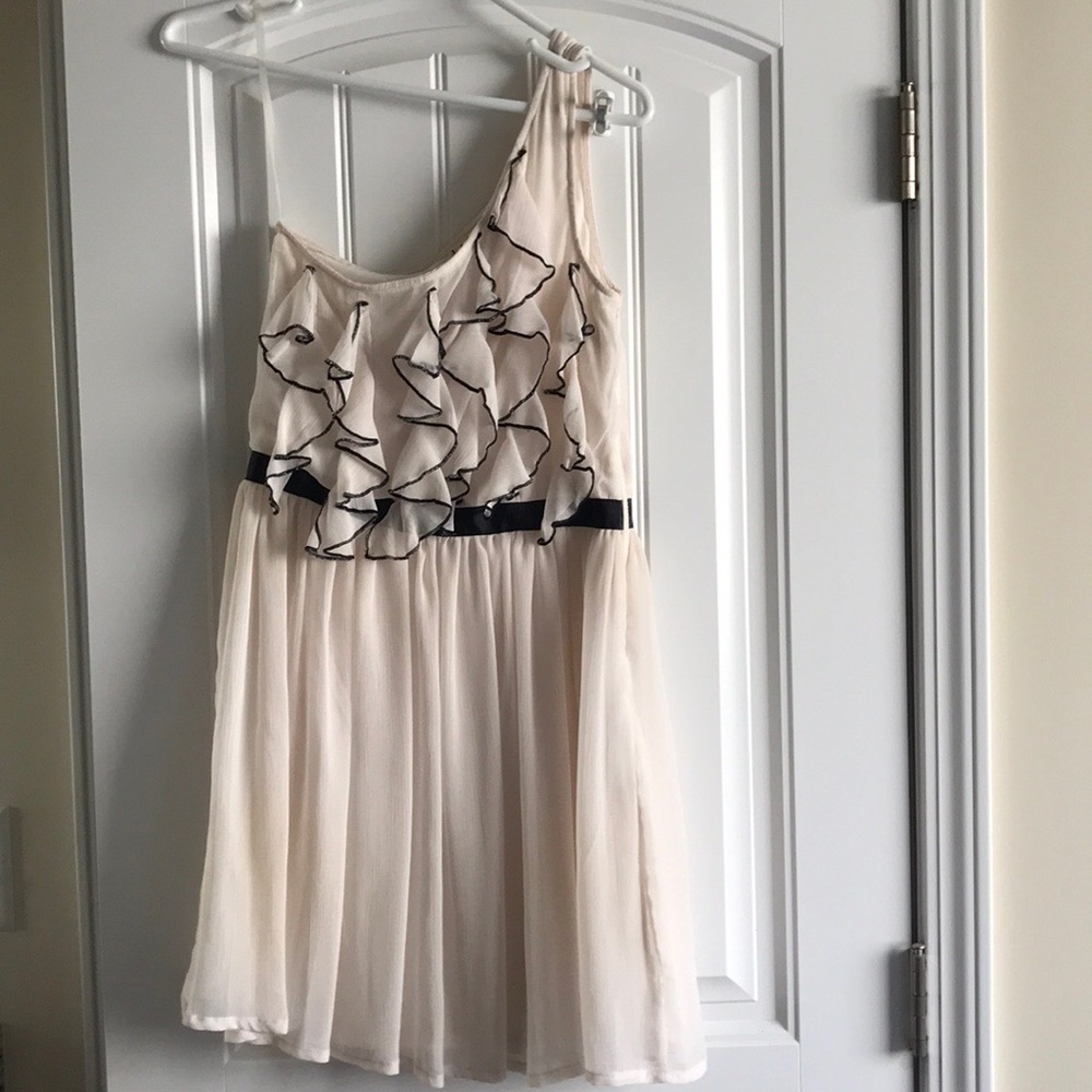 One shouldered dress